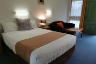 Queen Room at Eureka Lodge Motel - Ballarat
